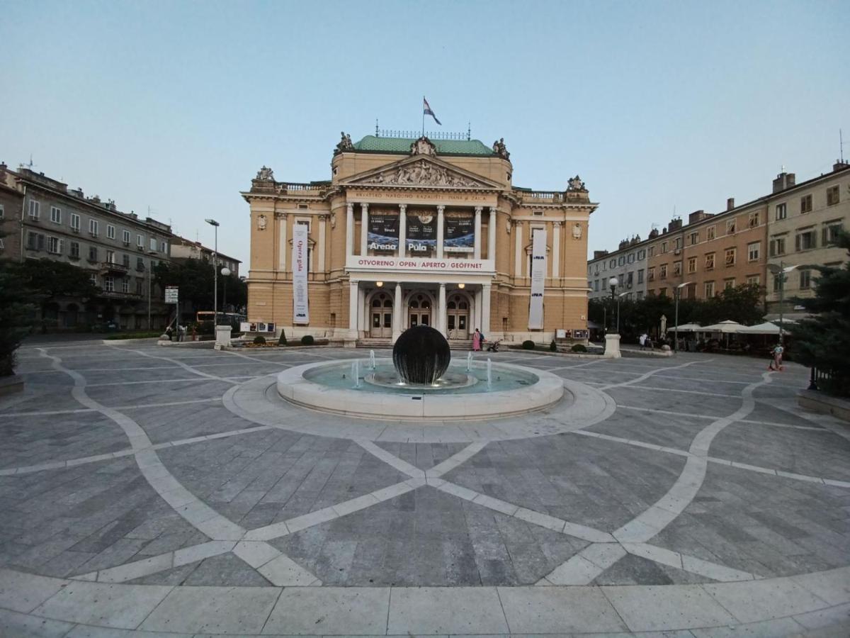 In The Centar Of Rijeka Apartment Ngoại thất bức ảnh